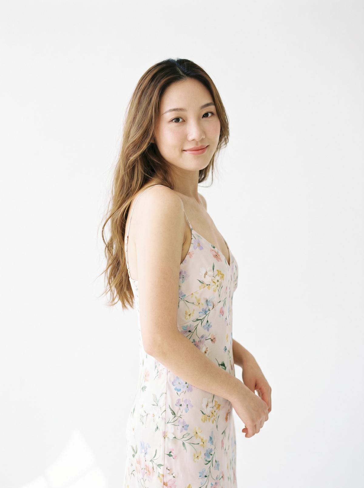 七天眼镜妹